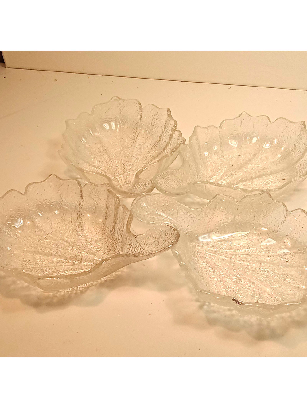 Set of 4 Clear Pressed Glass Leaf-Shaped Decorative Bowls Approx. 6 Inch